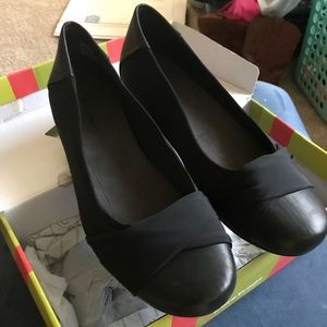 🖤NWT🖤 Black flats